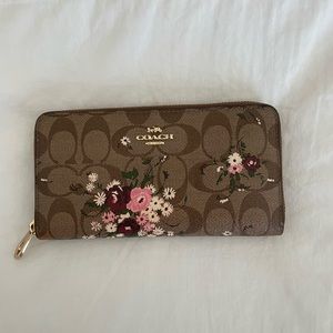 Coach Long Zip Around Wallet In Signature Canvas With Evergreen Floral Print